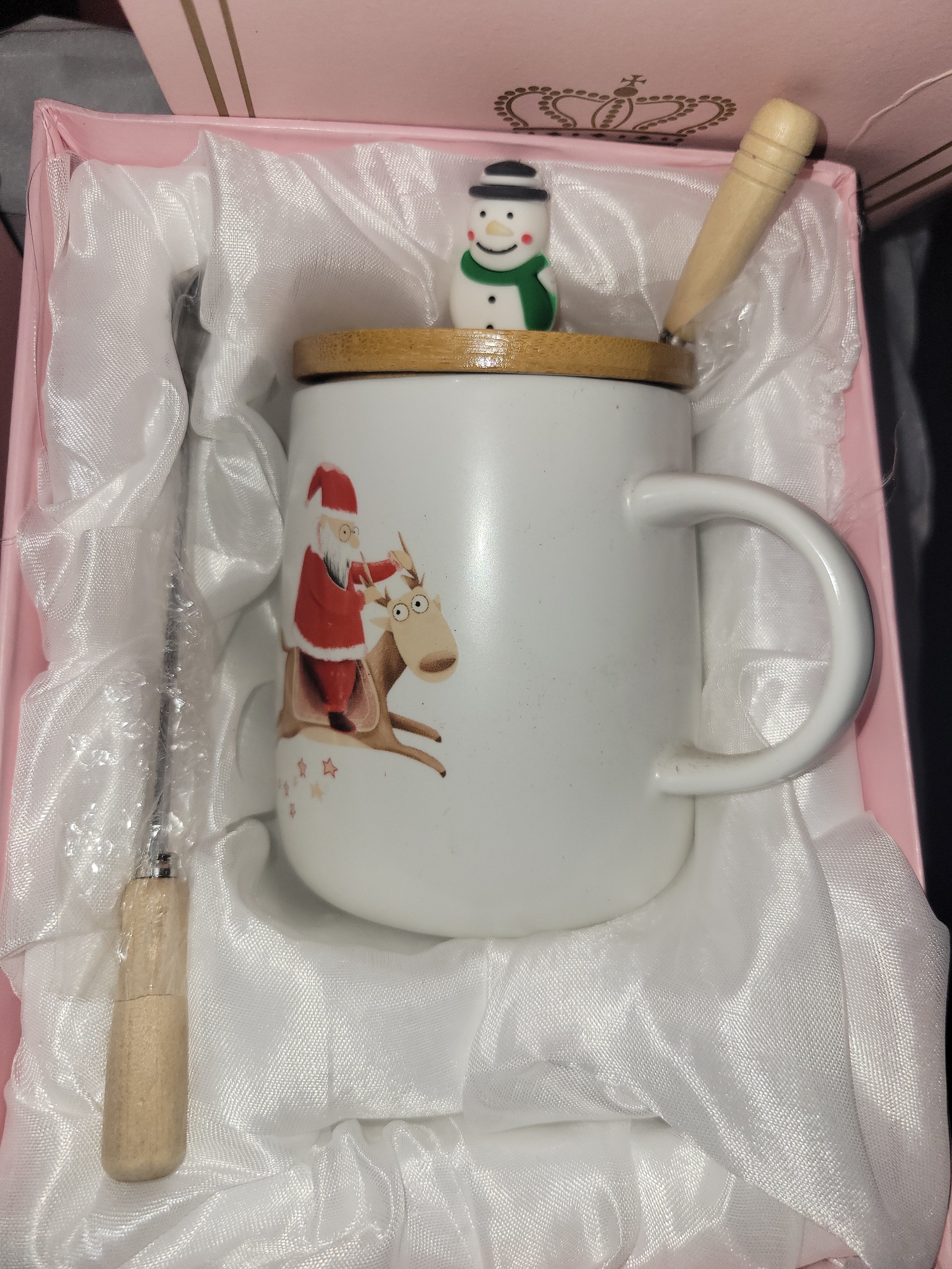 Christmas porcelain mugs with spoon