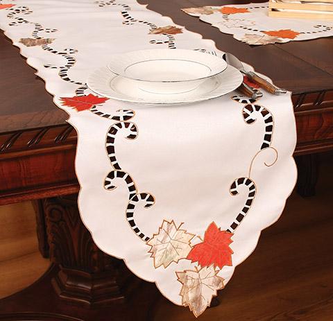 Scrolling Leaf Table Runner 15"x54"